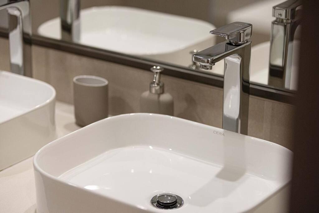 Chic 2 Bed Near Trade Centre With 5 Star Amenities Διαμέρισμα Ντουμπάι Εξωτερικό φωτογραφία